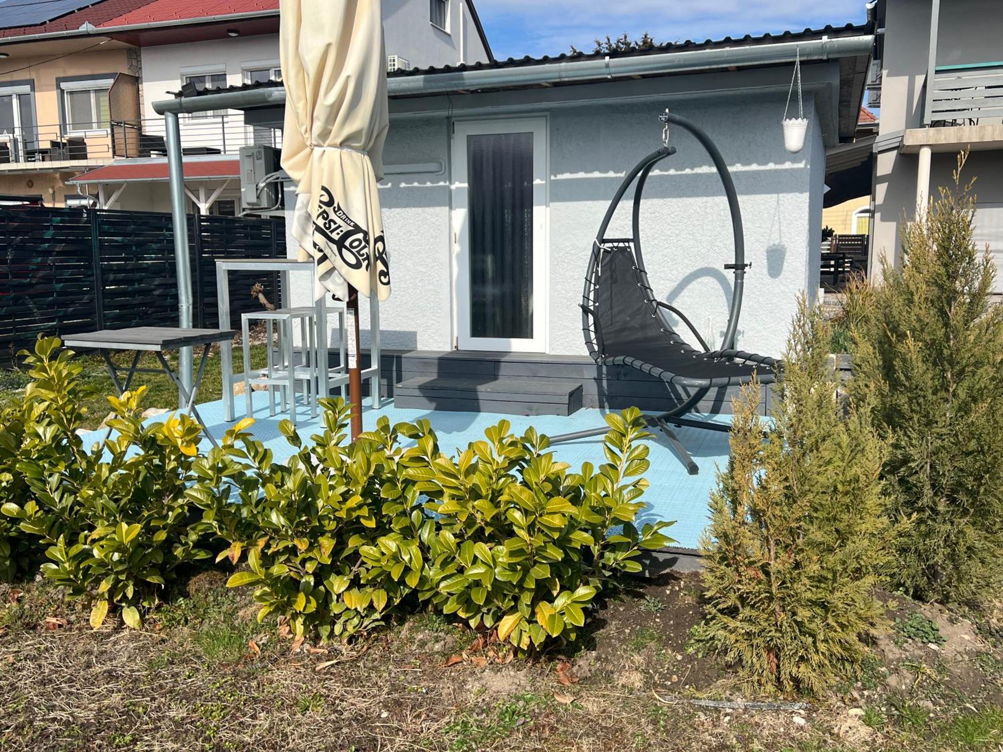 凯斯特海伊 Szarkafeszek酒店 外观 照片